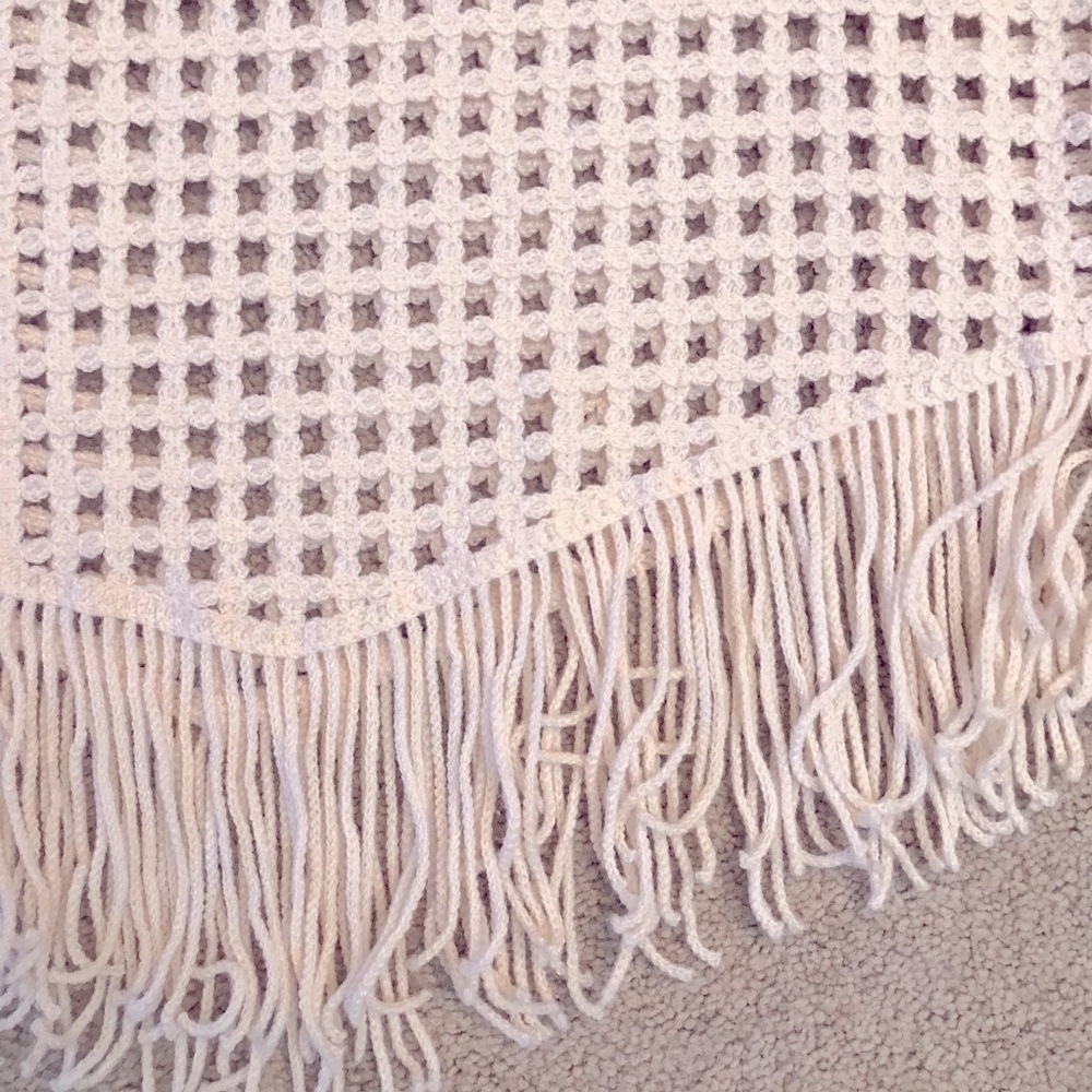 🔥SOLD🔥 Crochet Top - Picture 8 of 10